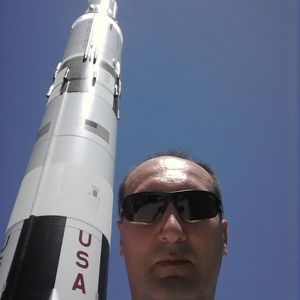 Meet your Posher, Stoyo